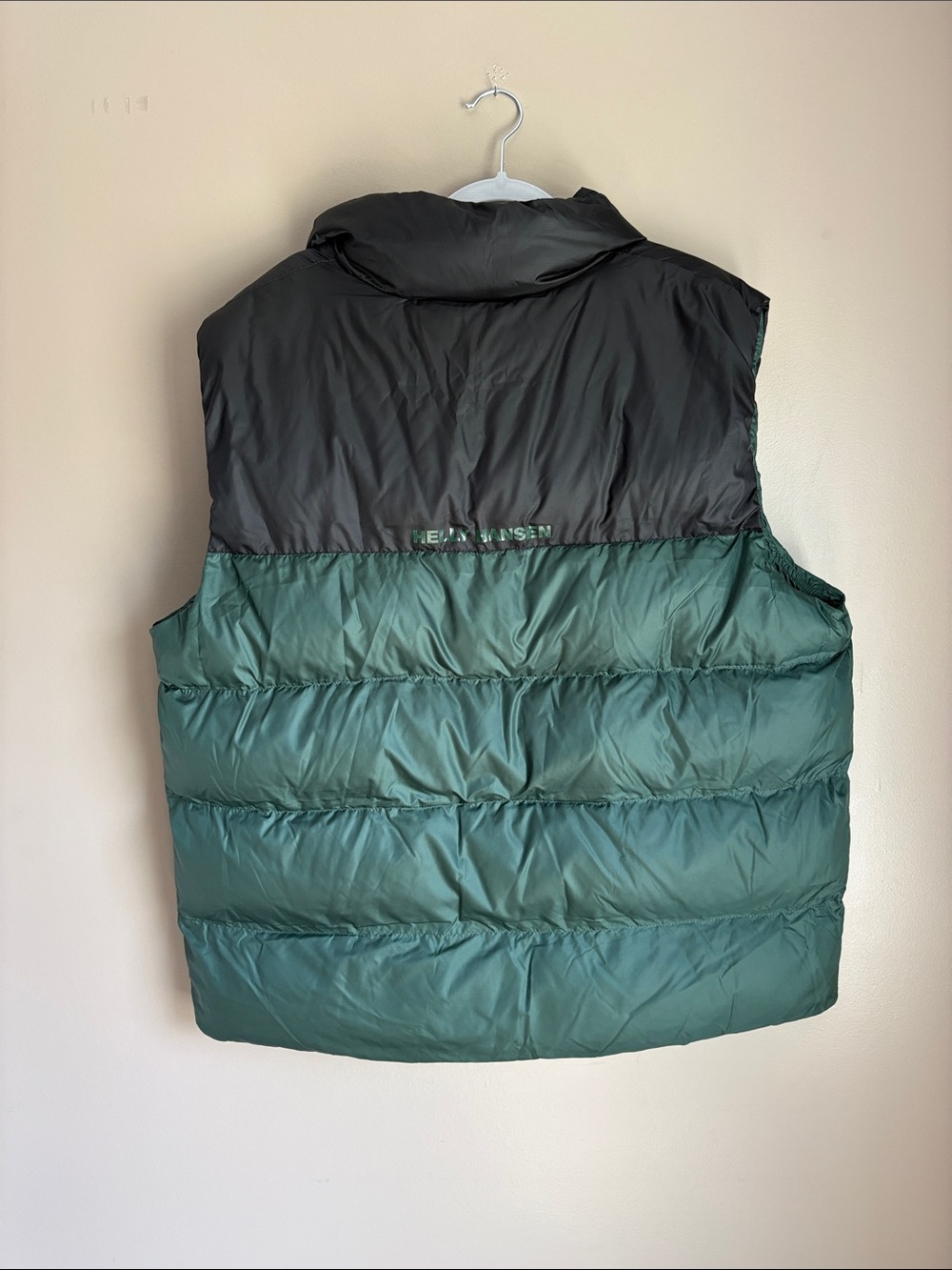 Helly Hansen Green and Black Quilted Puffer Vest - Picture 3 of 4
